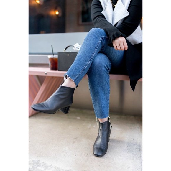 Everlane The Day Ankle Boots in Black Leather Womens Italy Booties - Picture 16 of 16